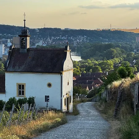 Holiday home Historisches Domizil1714 - Ruhe & Wein Am Main